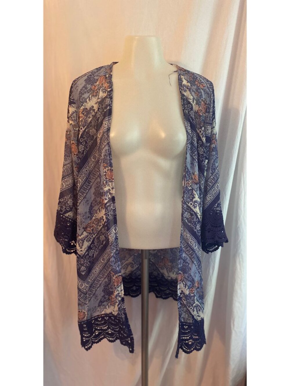 Rewind Navy Blue And White Sheer Floral Paisley Lace Trim Kimono